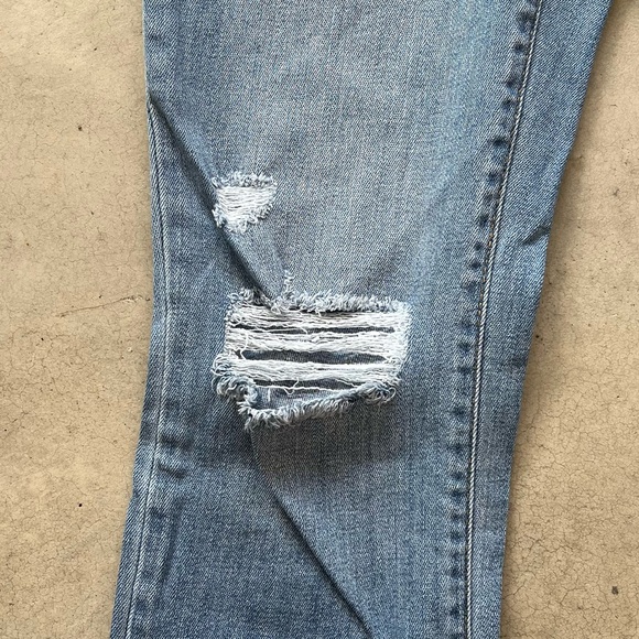 Universal Thread High Rise Slim Straight - Picture 5 of 10